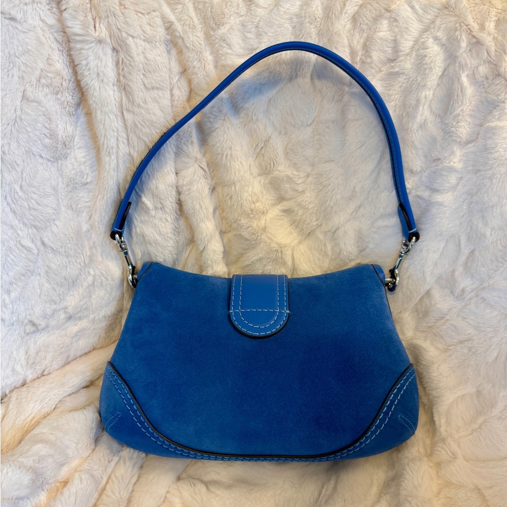 EUC Coach Soho flap shoulder bag re-edition in mist blue suede w/silver hardware - Picture 3 of 11